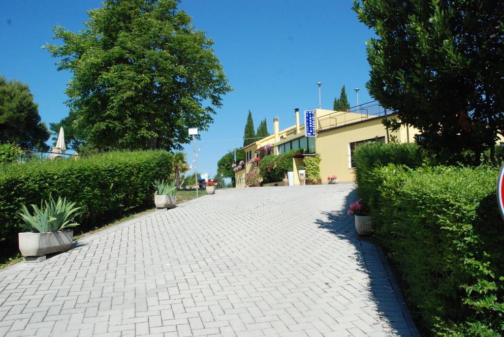 Camping Village Mar Y Sierra San Costanzo Exterior foto